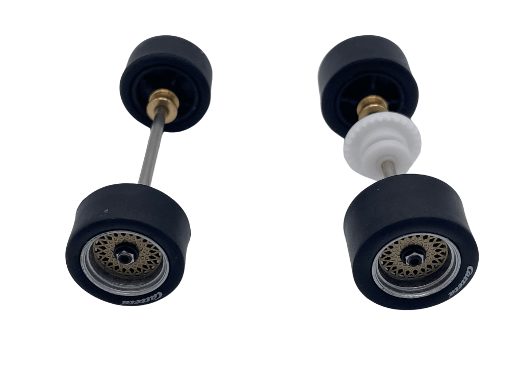 Carrera 132 | Axle Assembly - Front & Rear | BMW M1 Procar | 151 Kenwood Wheels | 27754