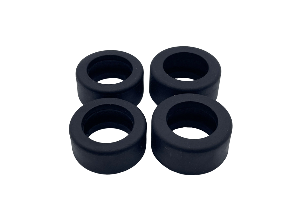Carrera 132 | Rubber Tires x4 Pack | Mercedes - Benz 300 SEL 6.3 AMG