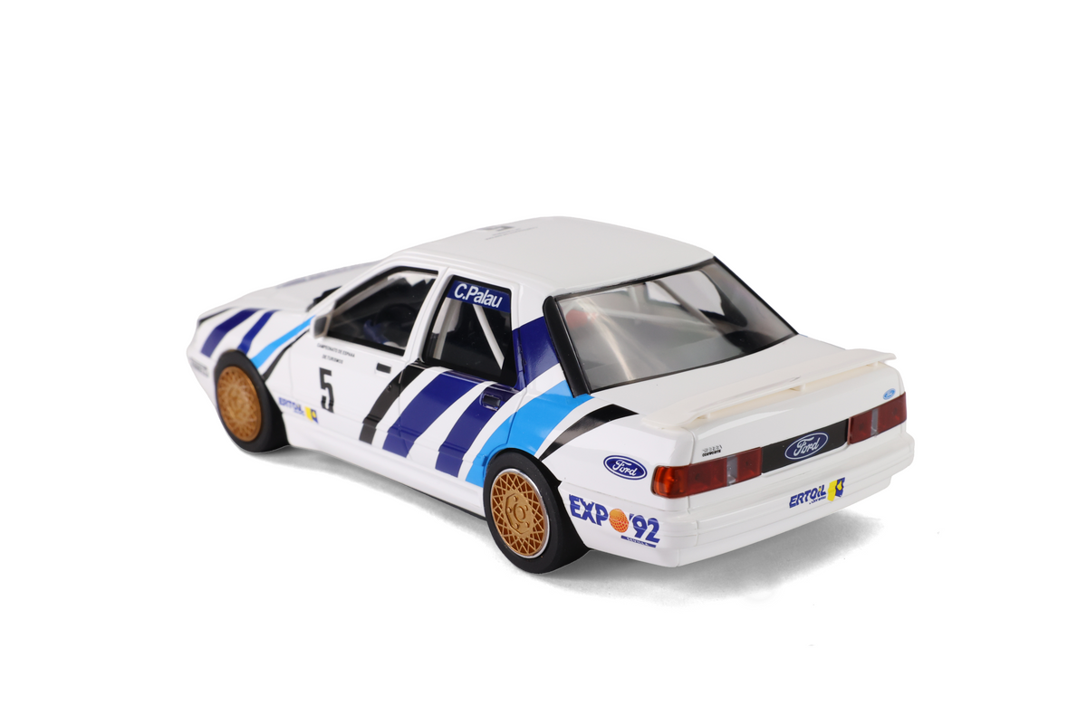 Avant Slot | Ford Sierra RS Cosworth 4x4 | #5 Wolf Racing | 52503 | 1/32 Scale Slot Car