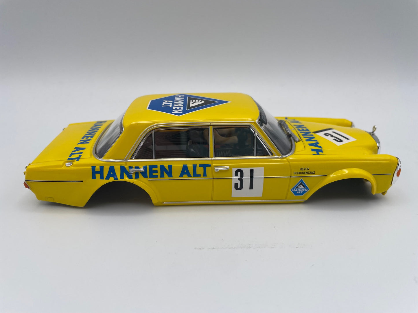 Carrera 132 | Body Shell | Mercedes-Benz 300 SEL 6.3 AMG | 31037 / 27713 | 1/32 Slot Car Parts