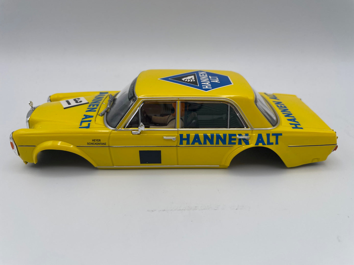 Carrera 132 | Body Shell | Mercedes-Benz 300 SEL 6.3 AMG | 31037 / 27713 | 1/32 Slot Car Parts