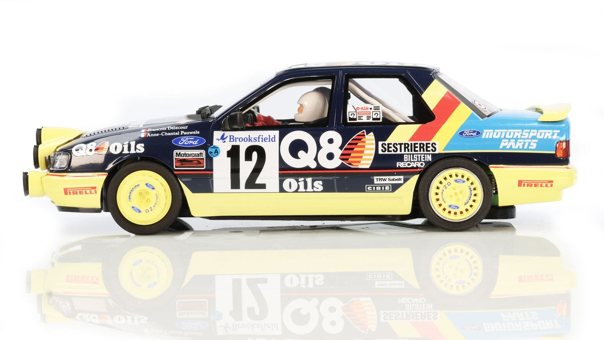 Avant Slot | Ford Sierra RS Cosworth 4x4 | 12 Q8 Team Ford | 52508 | 1/32 Scale Slot Car