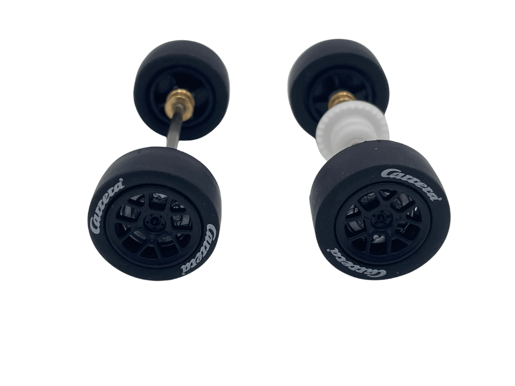 Carrera 132 | Axle Assembly - Front & Rear | Aston Martin Vantage AMR GT3 / GTE | Black Wheels