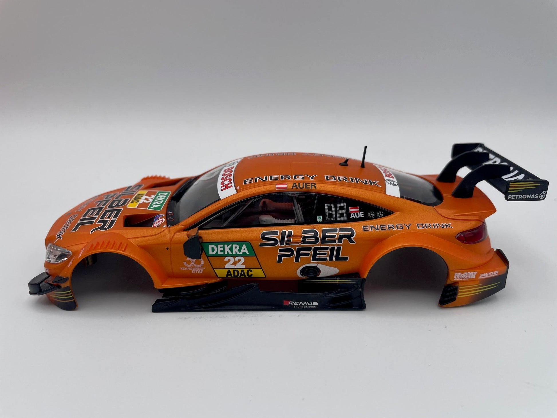 Carrera 132 | Body Shell | Mercedes - AMG C 63 DTM | 22 Silber Pfeil | 31018 / 27694