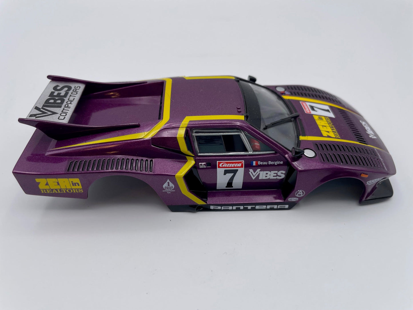 Carrera - Body Shell - DeTomaso Pantera - #7 Vibes - 27720