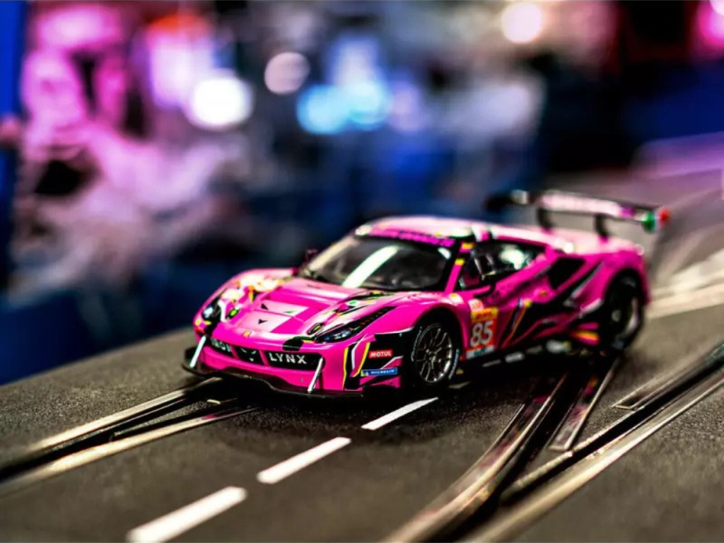 Carrera Digital 132 | Ferrari 488 GT3 Evo | #85 Iron Dames | 31081 | 1/32 Slot Car