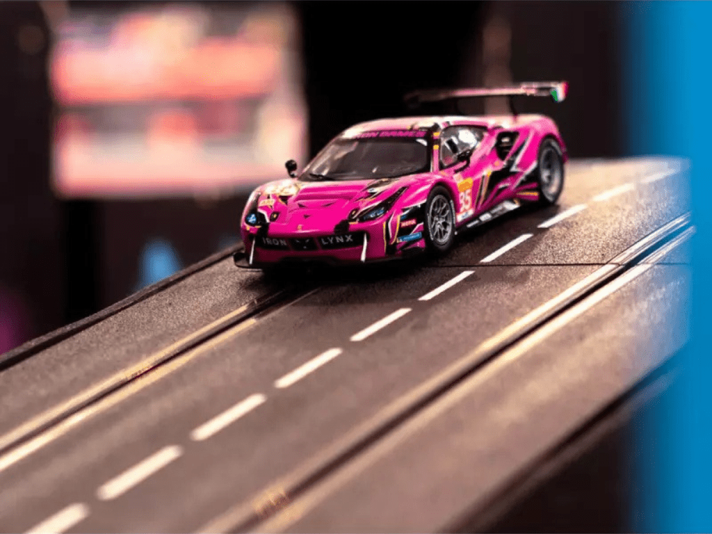 Carrera Digital 132 | Ferrari 488 GT3 Evo | #85 Iron Dames | 31081 | 1/32 Slot Car