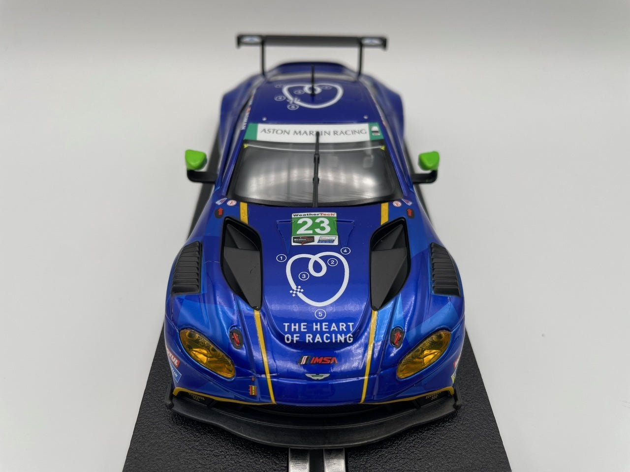 Carrera Evolution - Aston Martin Vantage GT3 - #23 Heart of Racing - WEC 2021 - 27676 Unboxed