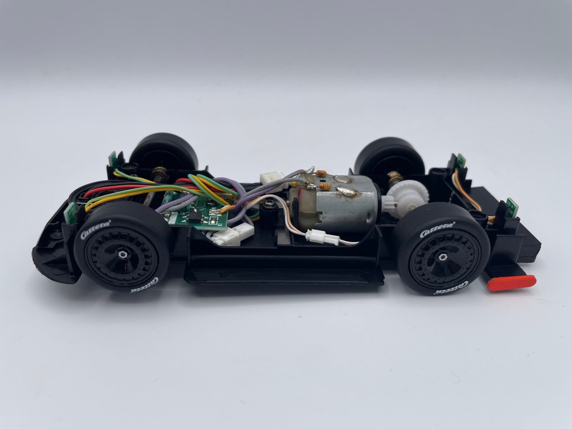 Carrera Evolution | Complete Chassis Assembly | Ford Mustang GTY | #24 Sand | 27668