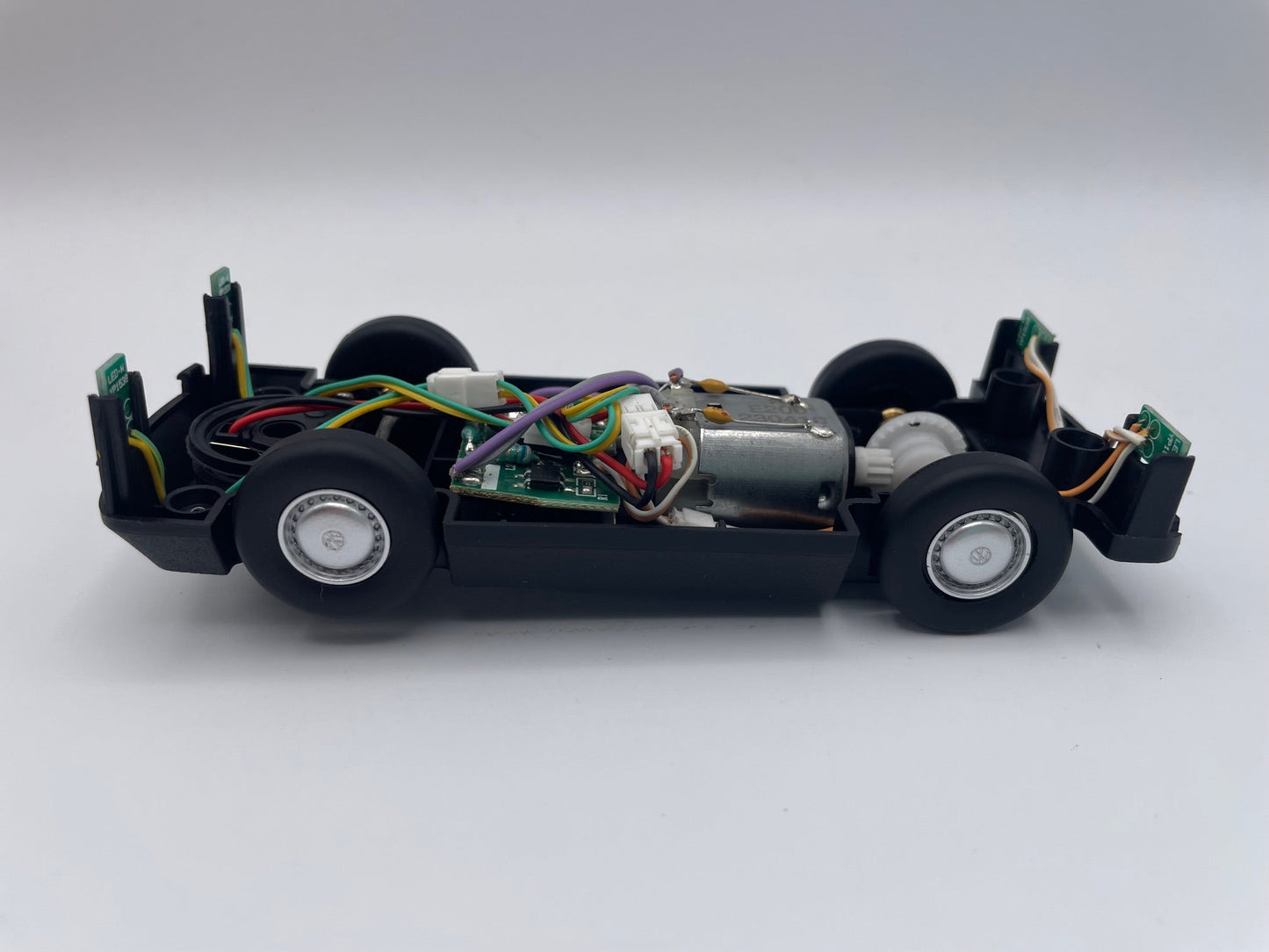 Carrera Evolution | Complete Chassis Assembly | VW Transporter Type 2