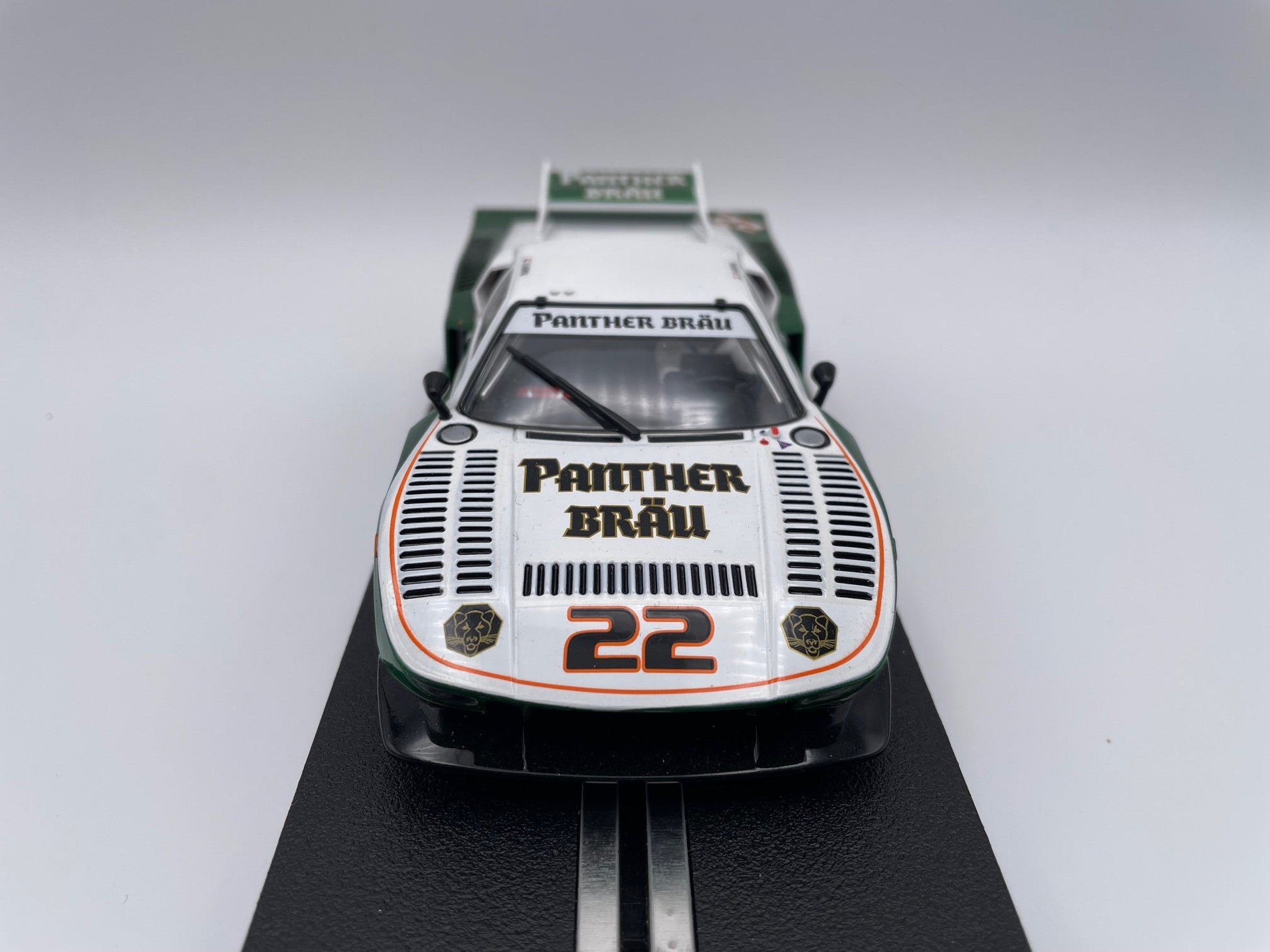 Carrera Evolution - DeTomaso Pantera - #22 Panther Bräu - 27721 Unboxed