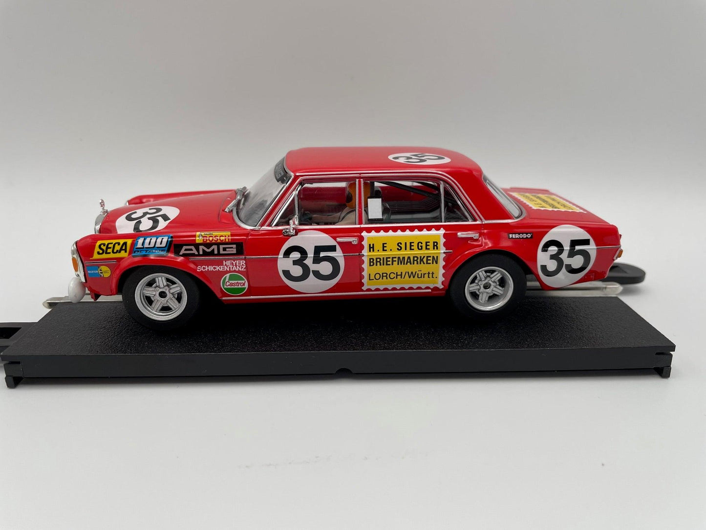 Carrera Evolution - Mercedes - Benz 300 SEL 6.3 AMG - #35 Red Pig - Spa 1971 - 27712 Unboxed