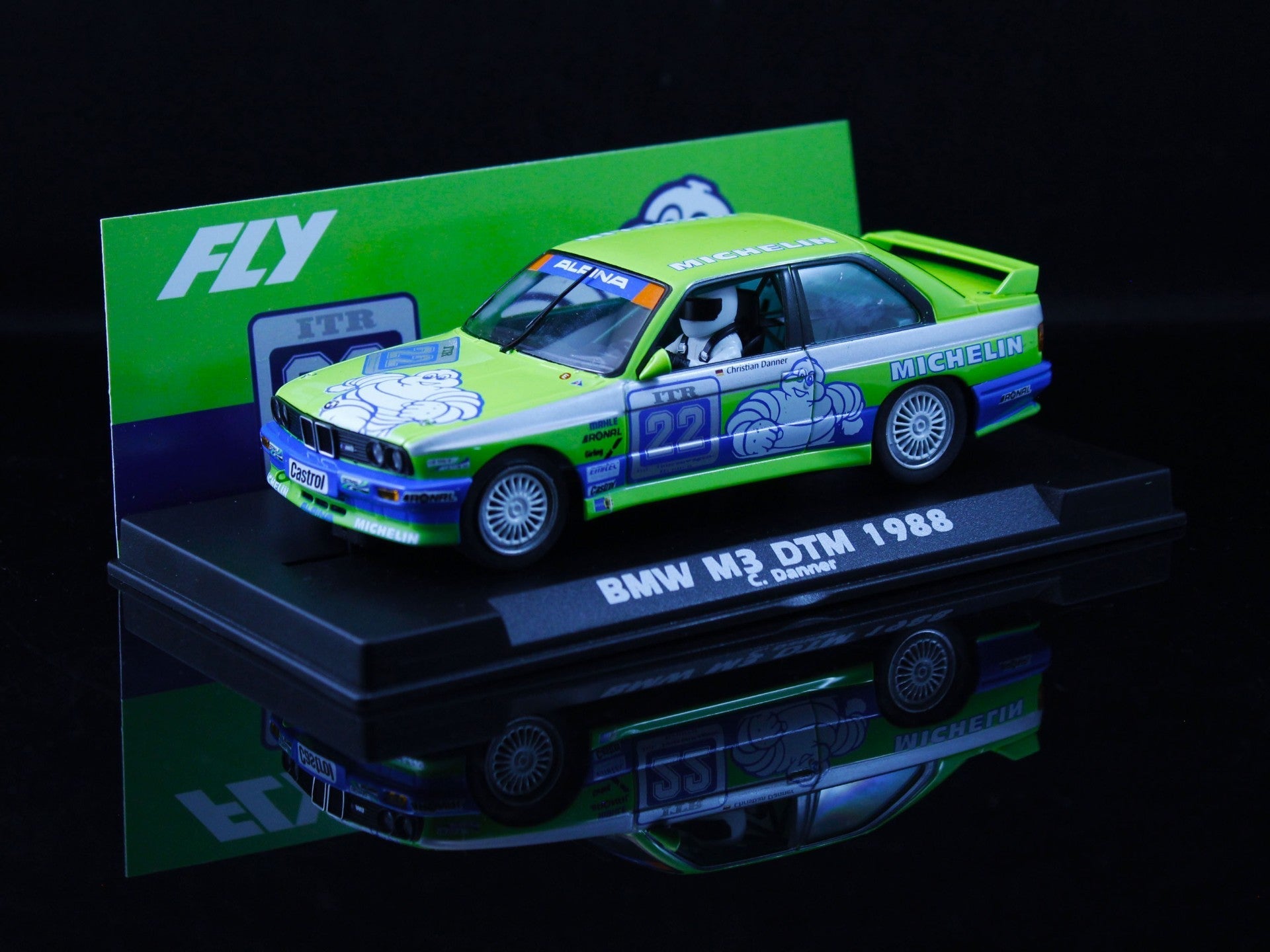 Fly | BMW M3 Evolution E30 | 22 Michelin Alpina | A2102 | 1/32 Slot Car