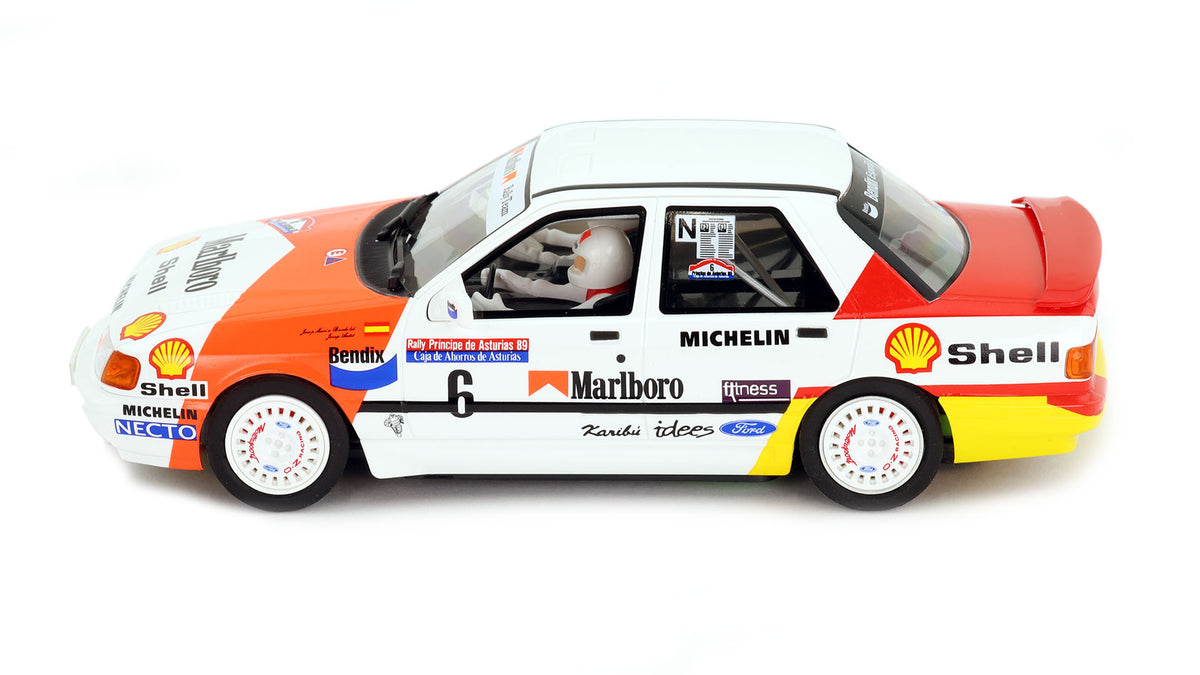 Avant Slot | Ford Sierra Sapphire RS Cosworth | #6 Marlboro Rally Team | 52502 | 1/32 Scale Slot Car