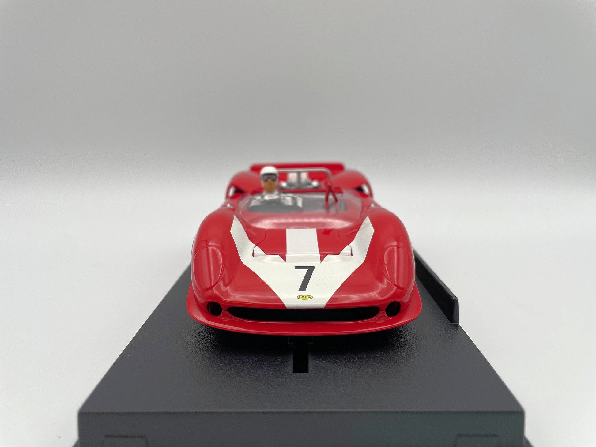 Monogram - Lola T70 Mk. II - #7 John Surtees - Can - Am 1966 - 85 - 4885