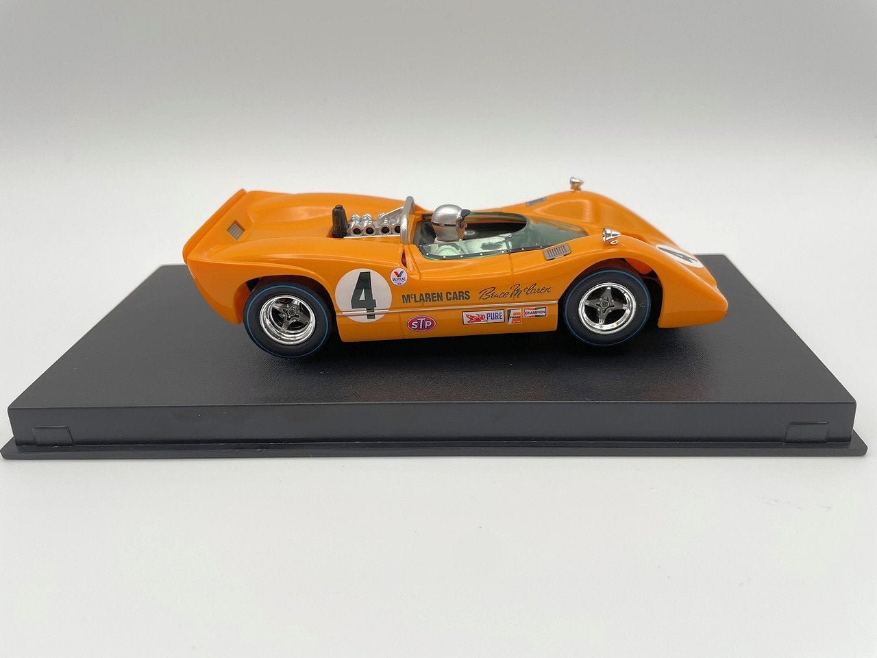 Monogram - McLaren M6A - #4 Bruce McLaren - Can - Am 1967 - Limited Edition - 85 - 4837