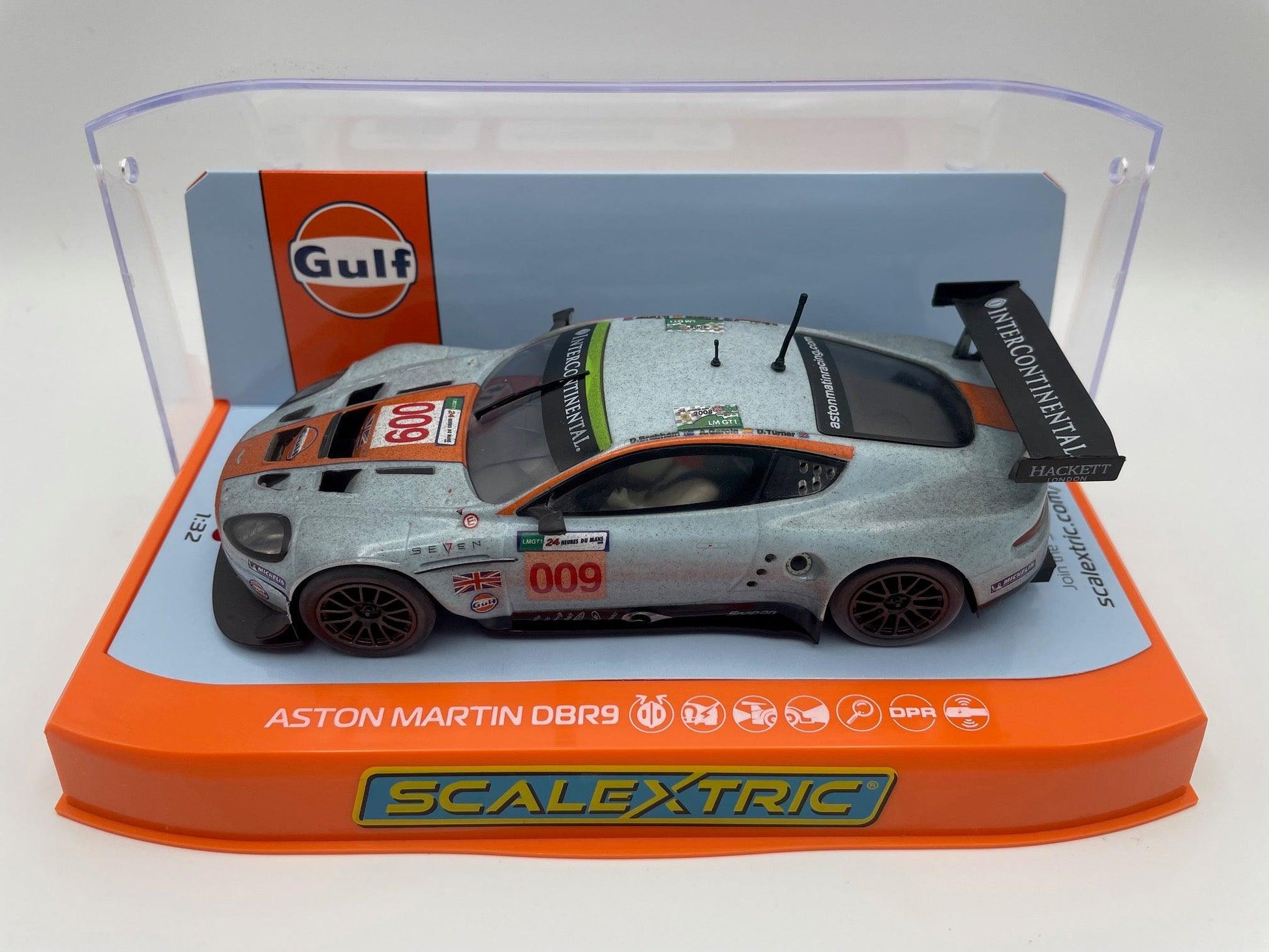 Scalextric - Aston Martin DBR9 - #9 Gulf 'Dirty Girl' - Race Dirty Effect - ROFGO - C4316