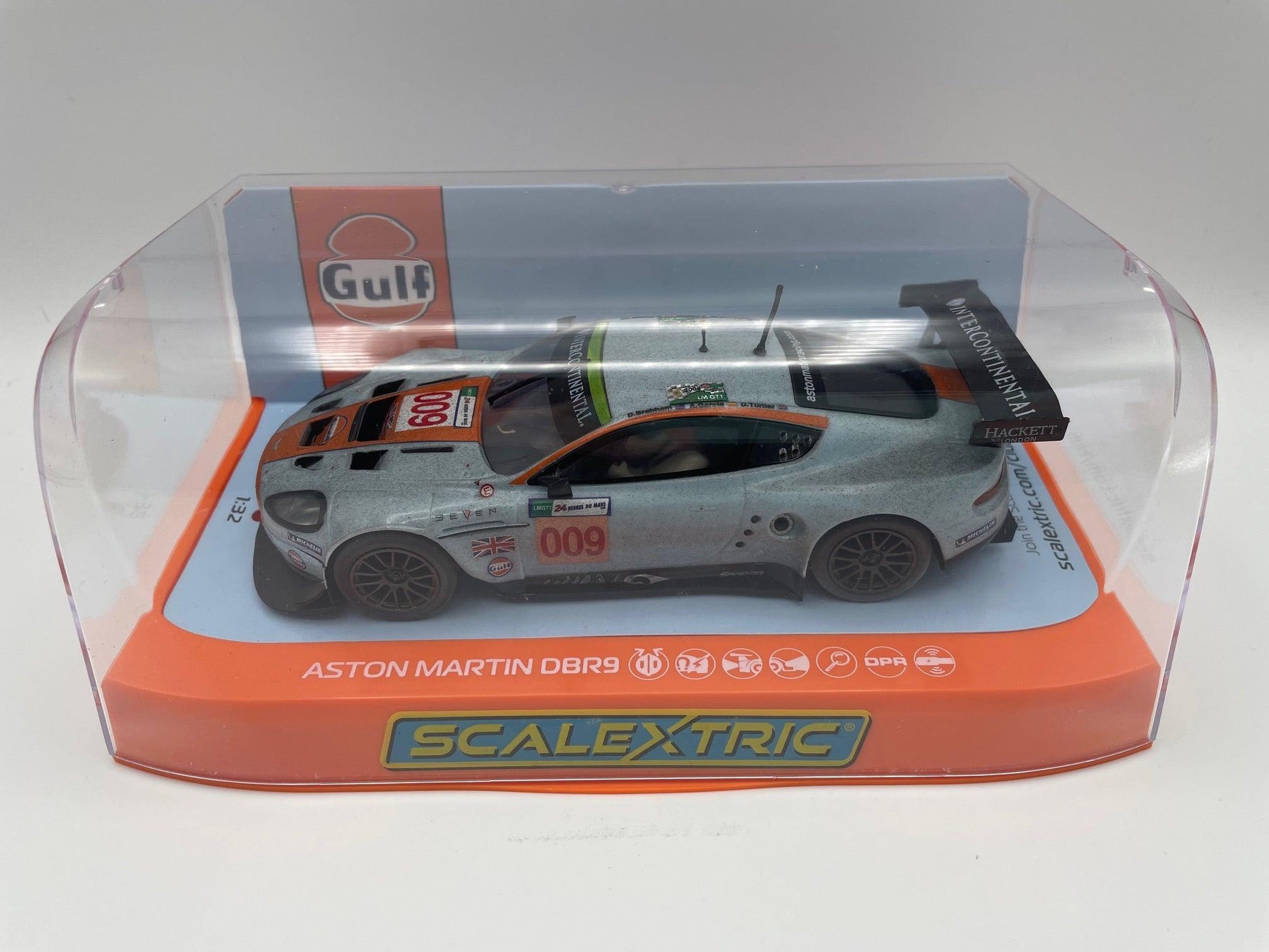 Scalextric - Aston Martin DBR9 - #9 Gulf 'Dirty Girl' - Race Dirty Effect - ROFGO - C4316