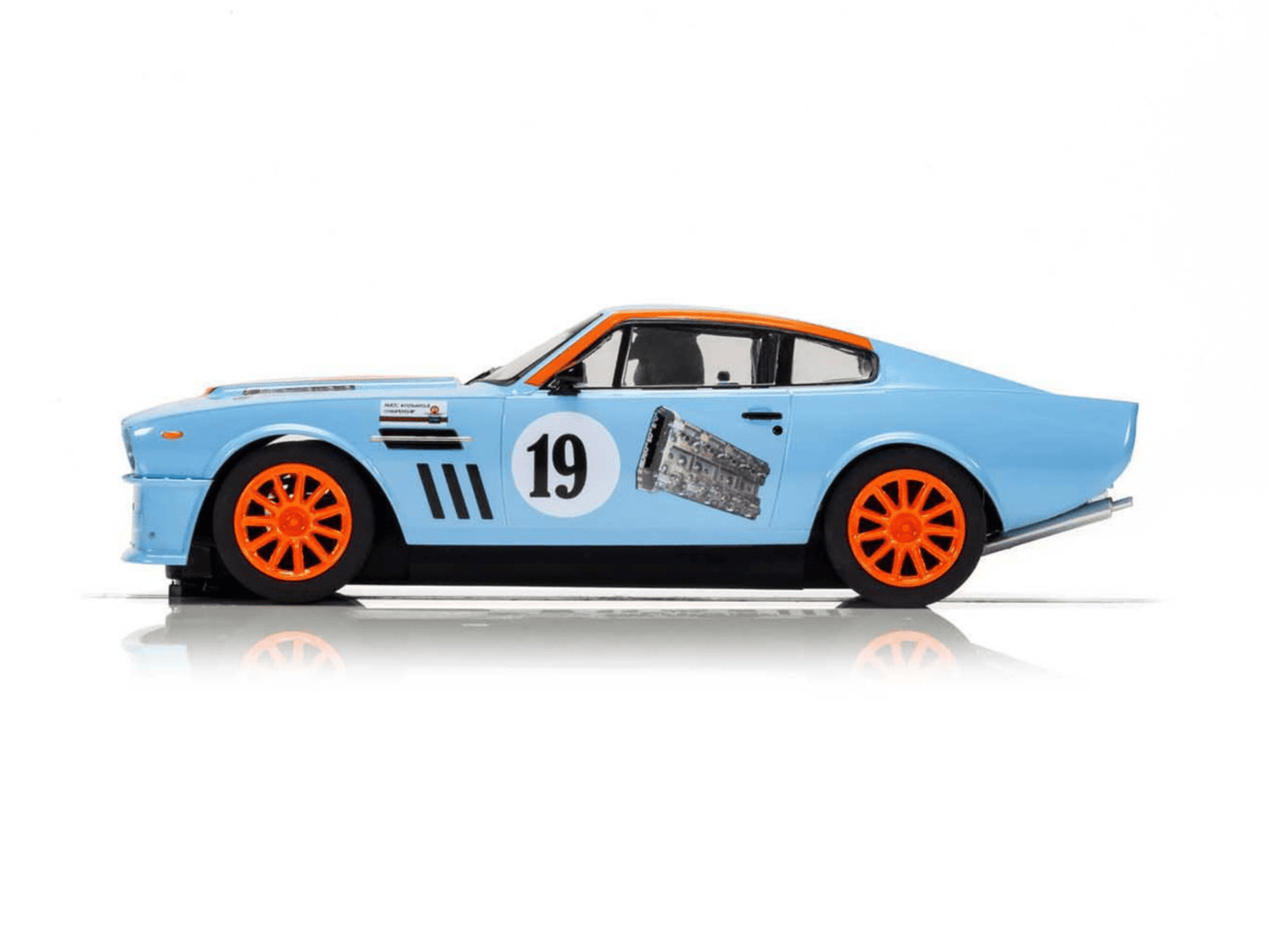 Scalextric | Aston Martin V8 Vantage | 19 Gulf - GT Heritage | C4209