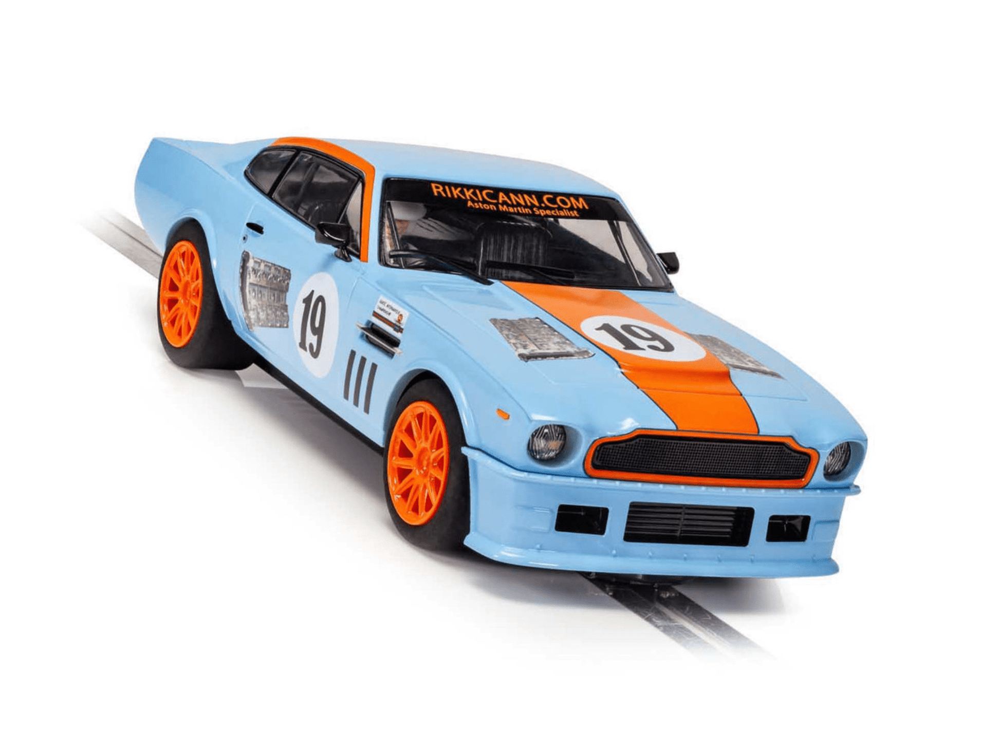 Scalextric | Aston Martin V8 Vantage | 19 Gulf - GT Heritage | C4209