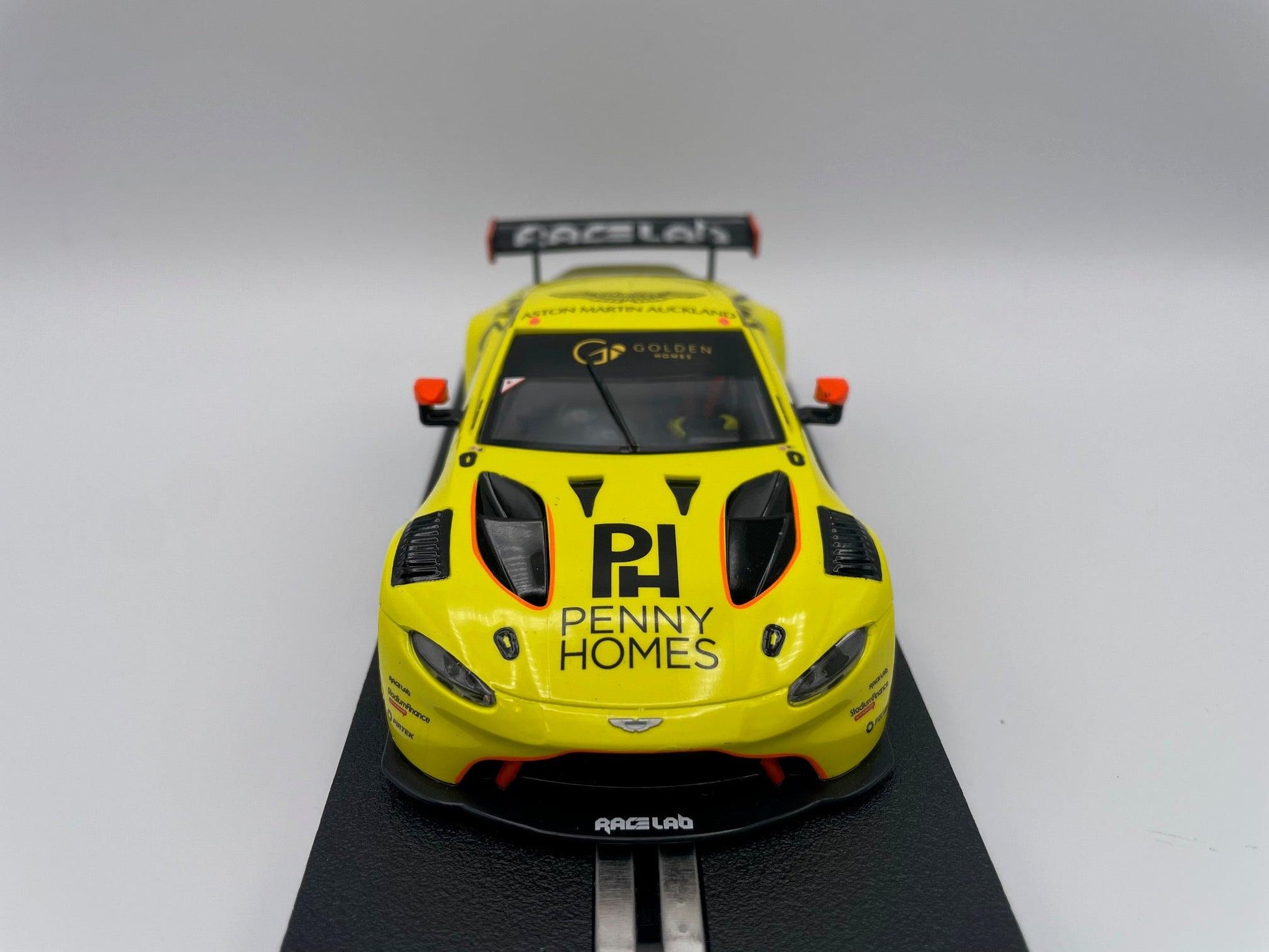 Scalextric - Aston Martin Vantage GT3 - #91 Penny Homes - New Zealand 2022 - C4446