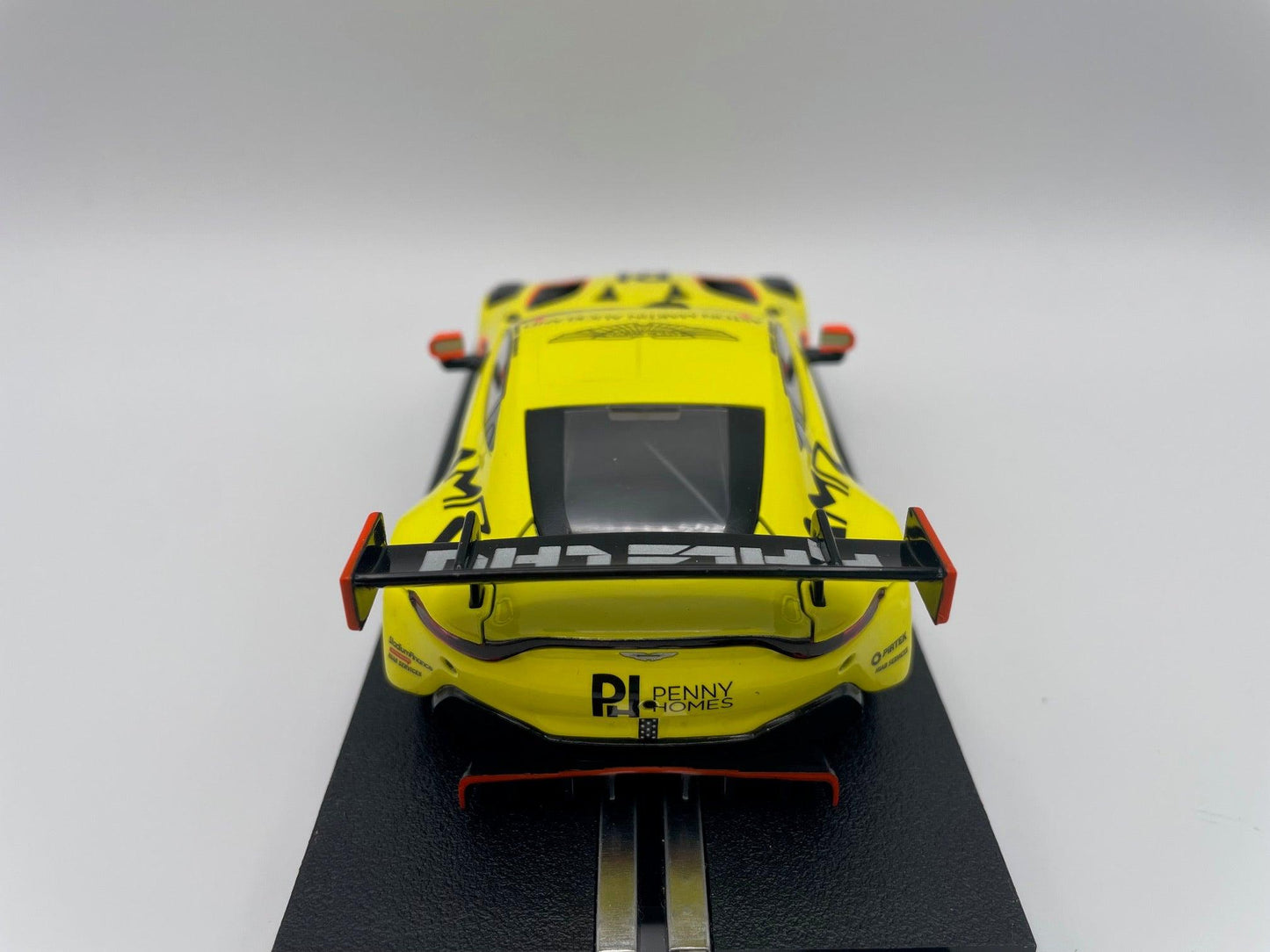 Scalextric - Aston Martin Vantage GT3 - #91 Penny Homes - New Zealand 2022 - C4446