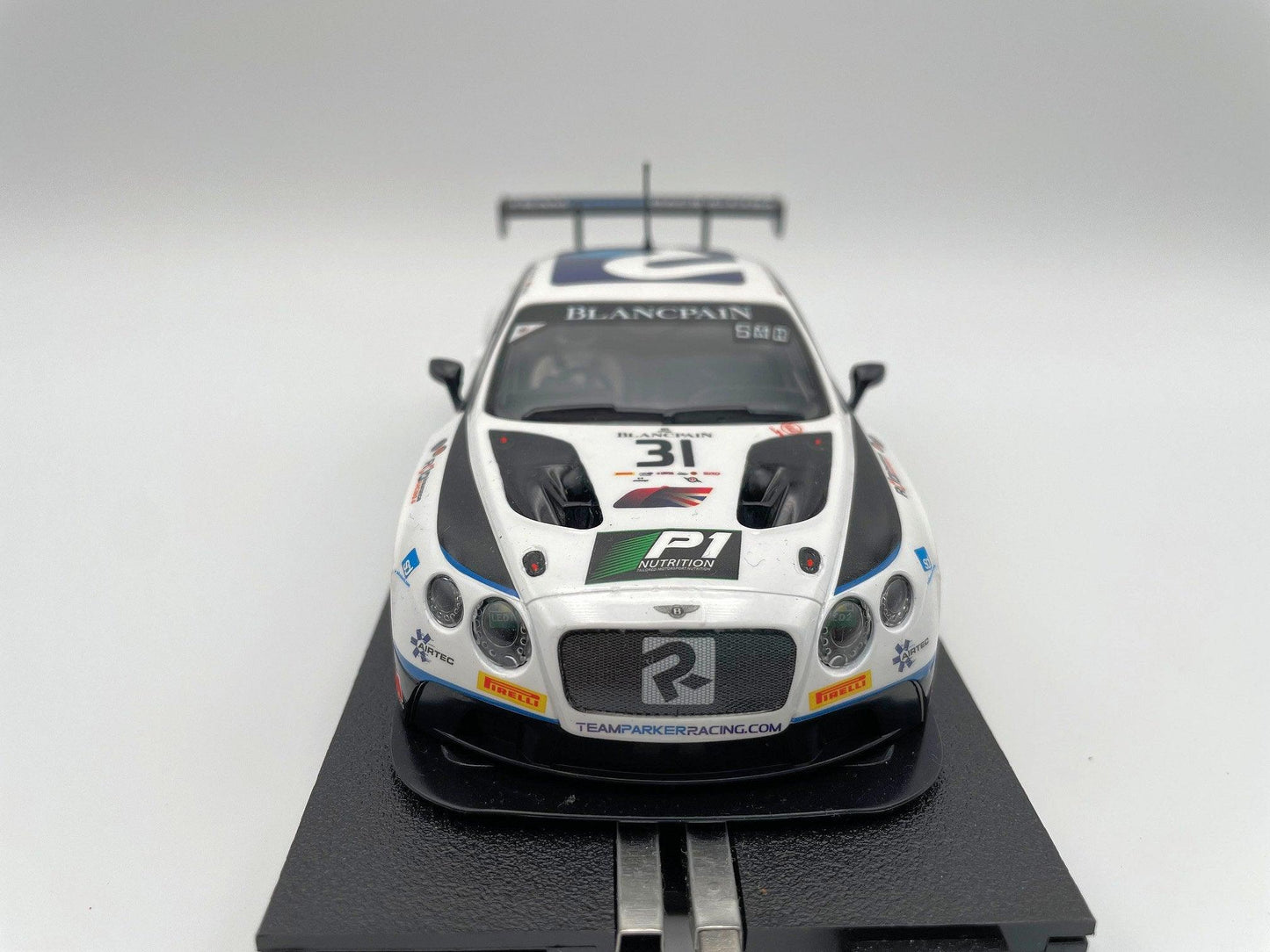 Scalextric - Bentley Continental GT3 - #31 Parker Racing - 2018 - C4024