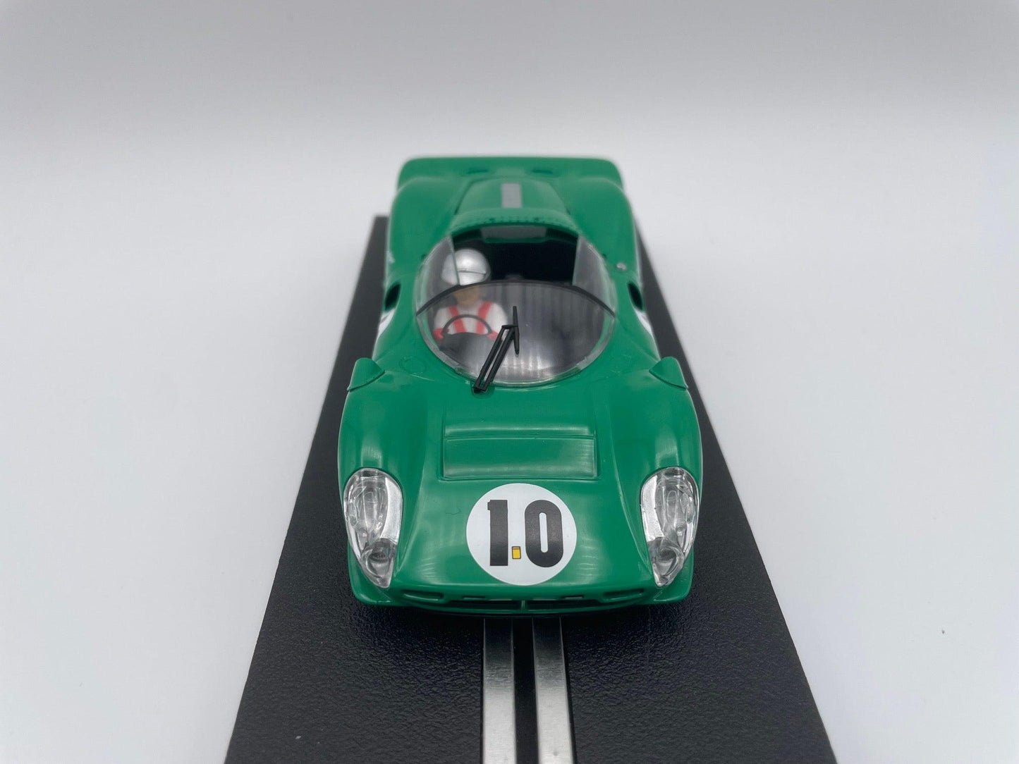 Scalextric - Ferrari 330 P4 - #10 David Piper - C4491