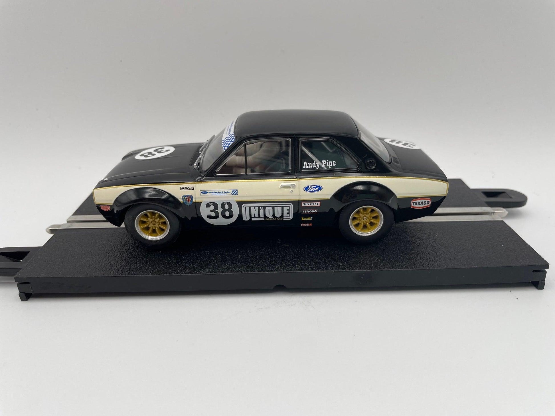 Scalextric - Ford Escort Mk. I - #38 Andy Pipe - Modified Ford Series 2020 - C4237