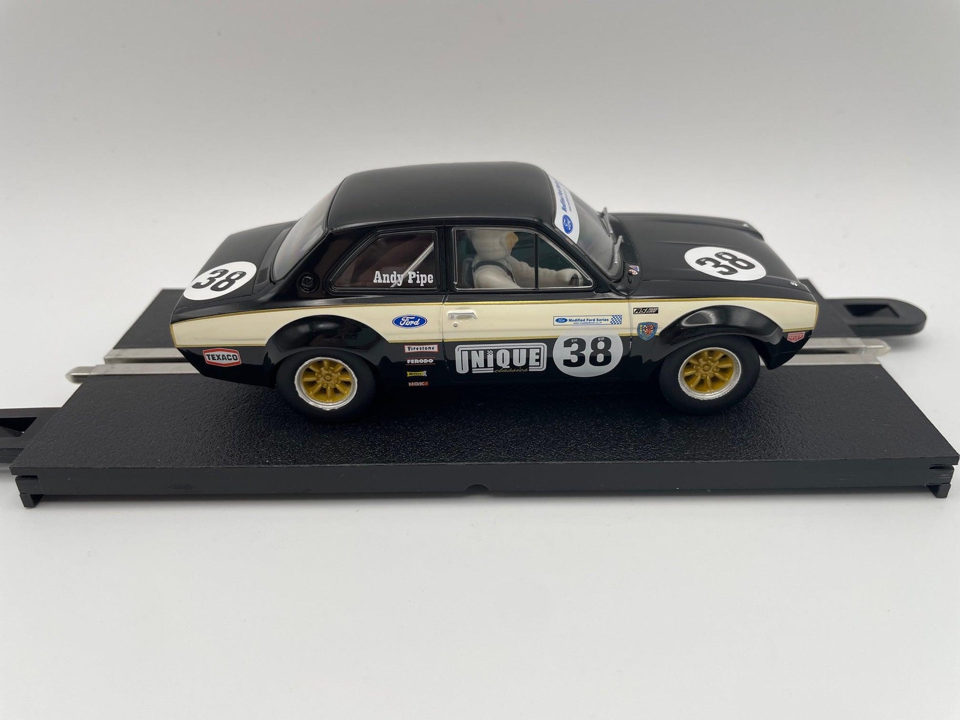 Scalextric - Ford Escort Mk. I - #38 Andy Pipe - Modified Ford Series 2020 - C4237