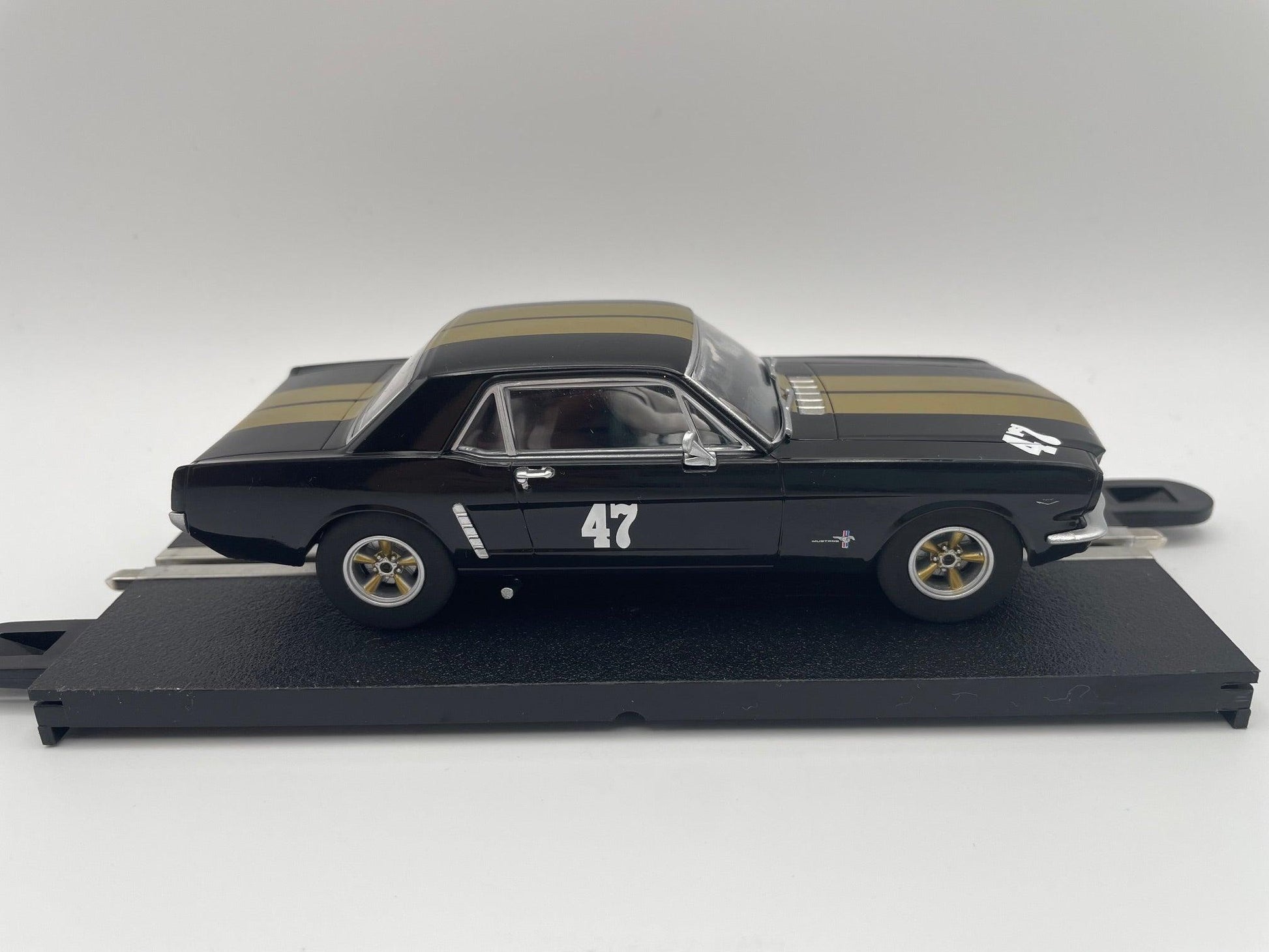 Scalextric - Ford Mustang - #47 - C4405