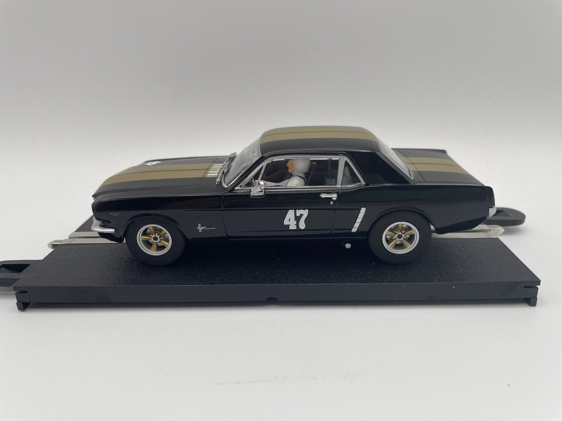 Scalextric - Ford Mustang - #47 - C4405