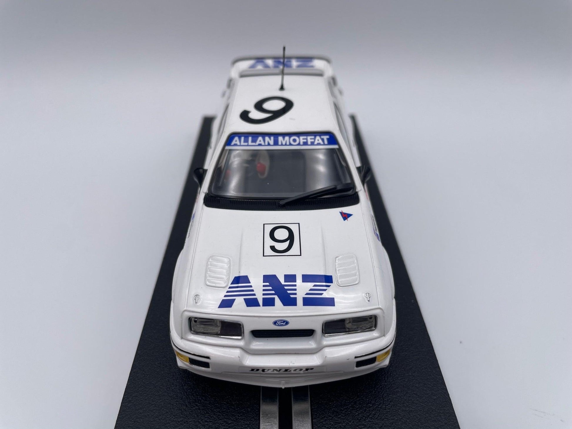 Scalextric - Ford Sierra Cosworth RS500 - #9 ANZ - Tooheys 1988 - C3910