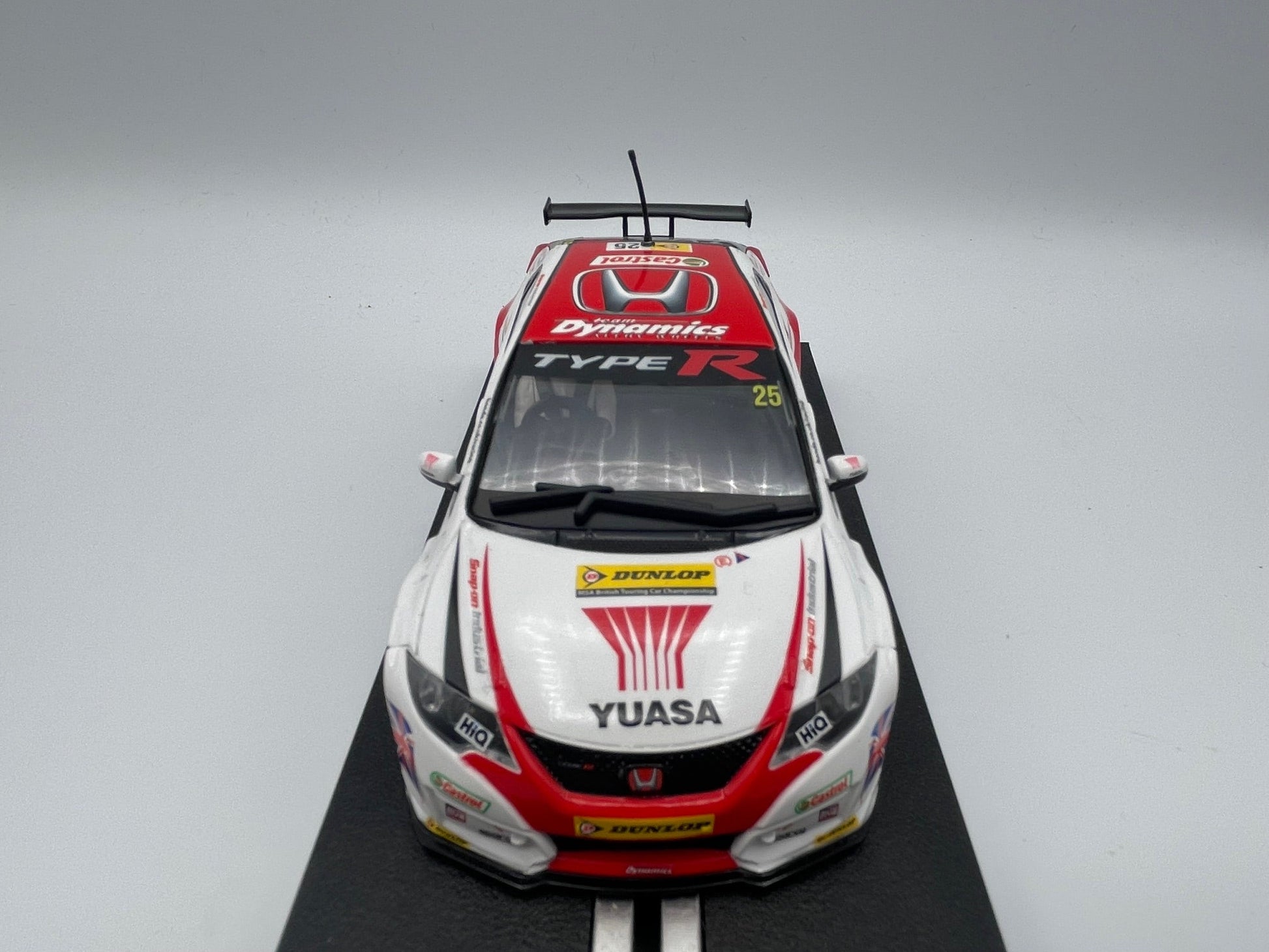 Scalextric - Honda Civic Type R - #25 Yuasa - Matt Neal - BTCC 2015 - 1/32 Slot Car - C3734