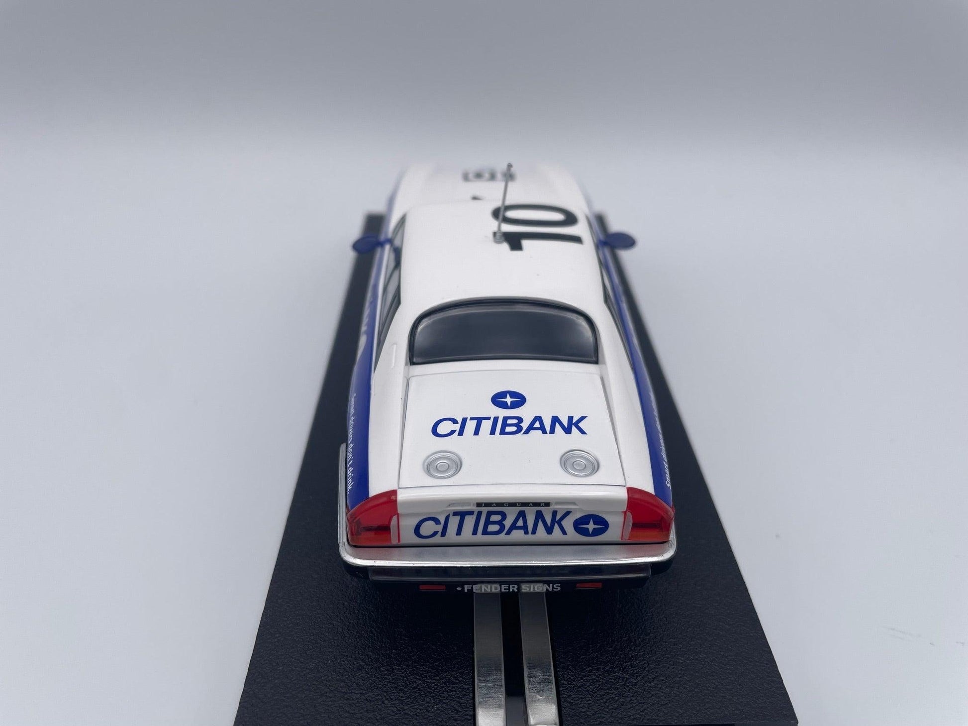 Scalextric - Jaguar XJ - S - #10 Citibank - Bathurst 1986 - C4400