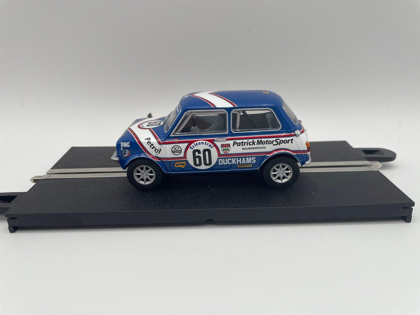 Scalextric - Mini 1275GT - #60 Duckhams - BSCC 1979 - C4337