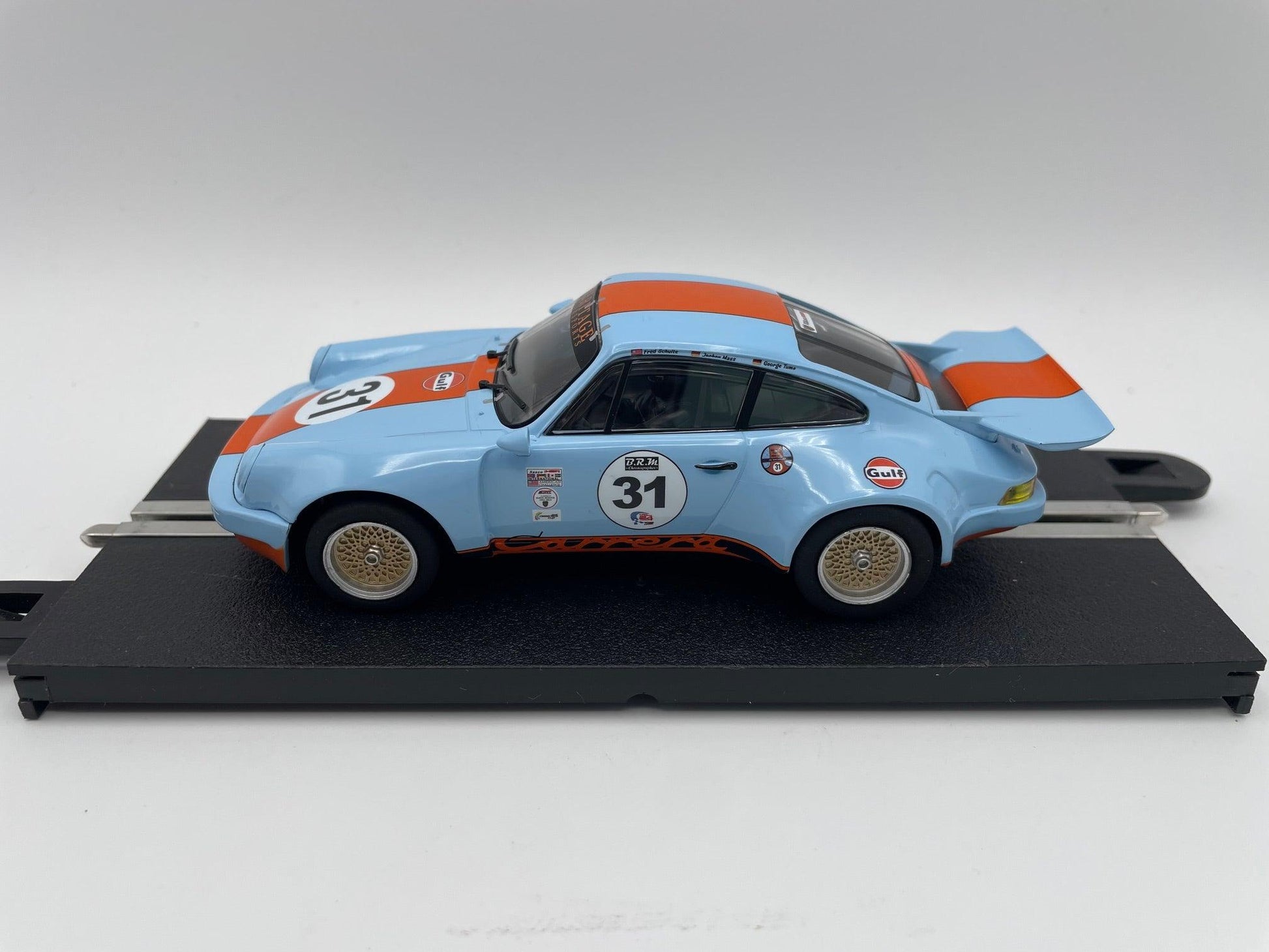 Scalextric - Porsche 911 Carrera RSR 3.0 - #31 Gulf - C4304