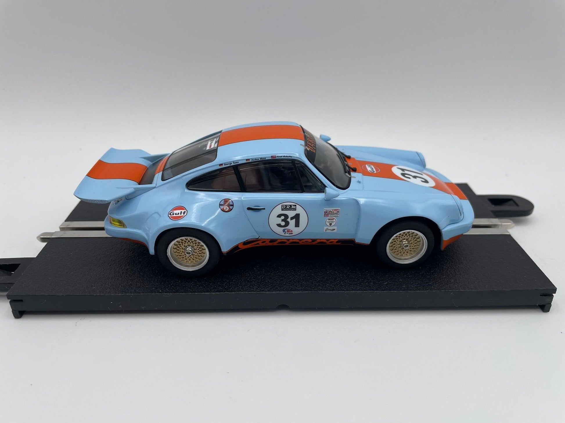 Scalextric - Porsche 911 Carrera RSR 3.0 - #31 Gulf - C4304