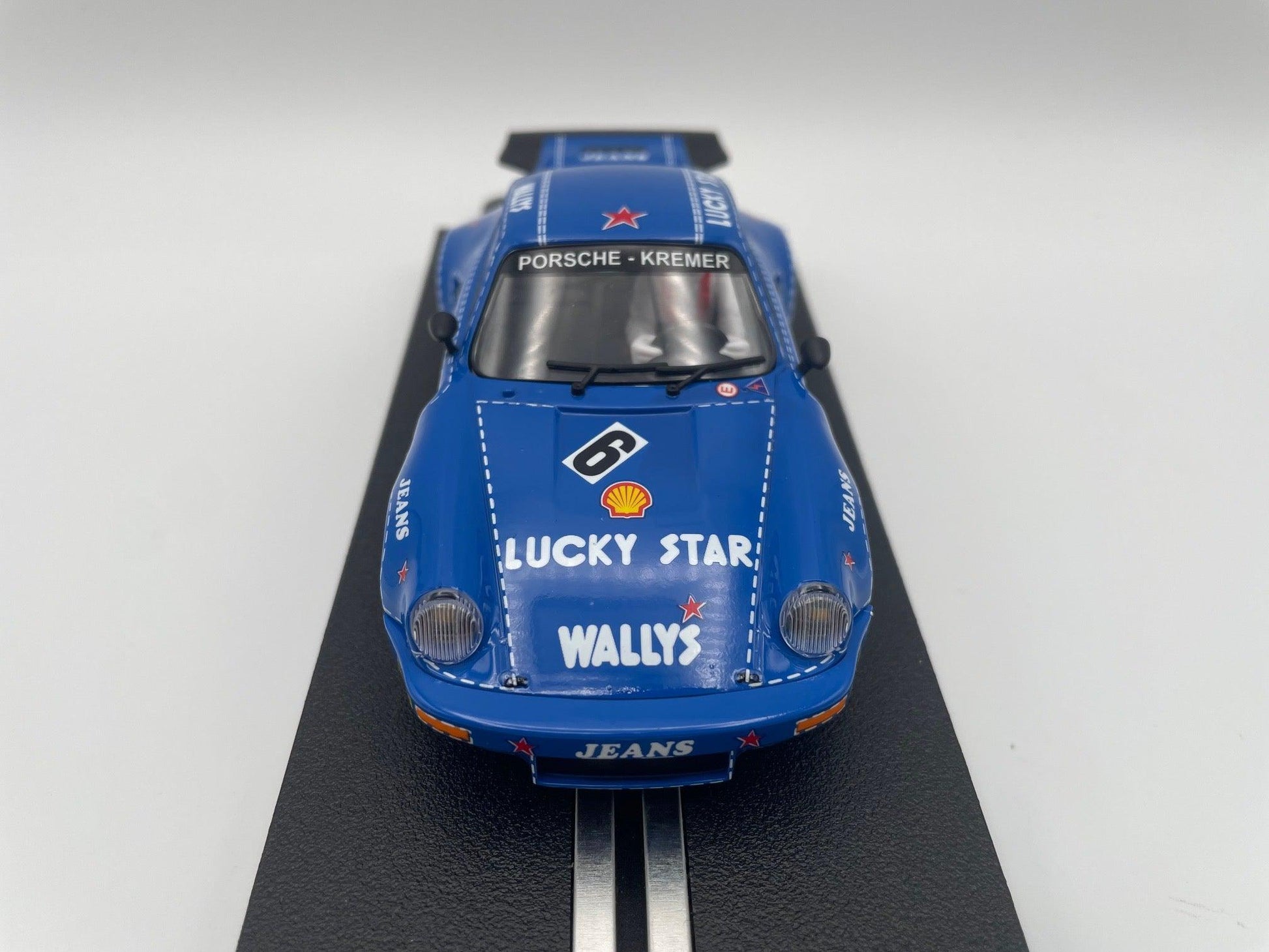 Scalextric - Porsche 911 Carrera RSR 3.0 - #6 Wallys Jeans - DRM 1970’s - C4398